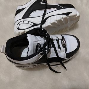 Buffalo London Women's Shoes